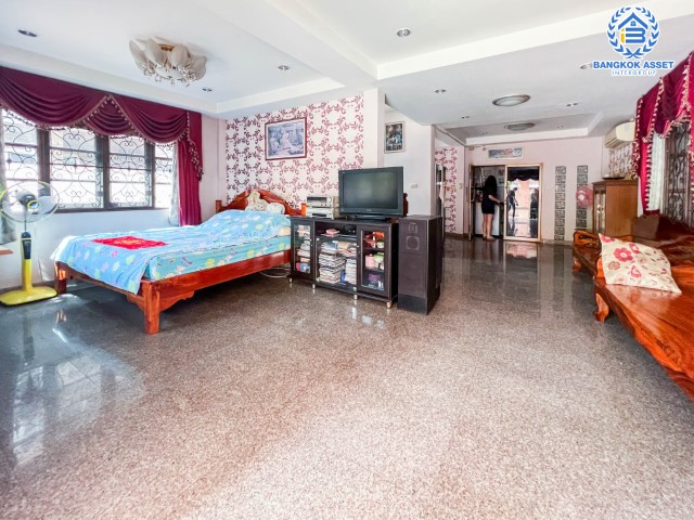 *****บ้านเดี่ยวมือสอง ม.ดอนเมืองวิลล่า2 เพิ่มสิน เนื้อที่กว้างขวางถึง 61.10 ตร.ว. ฟังก์ชัน 4 ห้องนอน 2 ห้องน้ำ จอดรถได้ 2 คัน ต่อเติมพร้อมเข้าอยู่ มีเป็นส่วนตัว สิ่งอำนวยความสะดวกครบครัน บนทำเลเดินทางสะดวก เชื่อมต่อถนนสายไหม, ถนนพหลโยธิน ใกล้รถไฟฟ้าสายสีเขียว "สถานีสะพานใหม่" และจุดขึ้นทางด่วน "สุขาภิบาล5" จองเลย